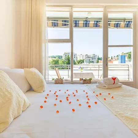 Center Meri - Terrace & Parking Apartman